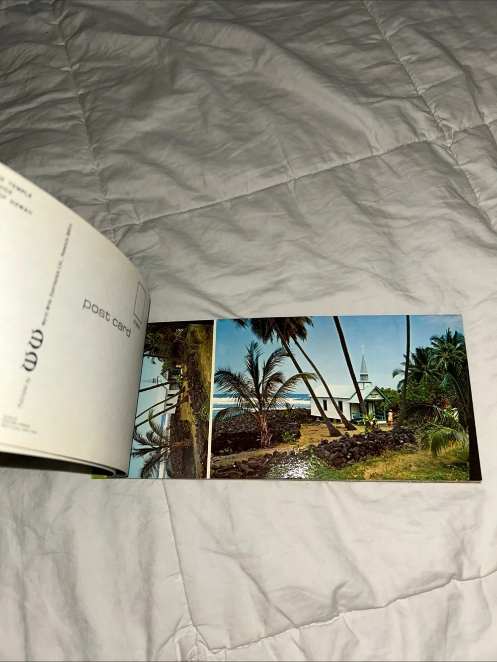 Vintage “Aloha From Hawaii”, 20 Colorful Postcards, Bonus Album